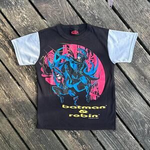 Vintage 1997 batman and robin dc comics short sleeve kids shirt